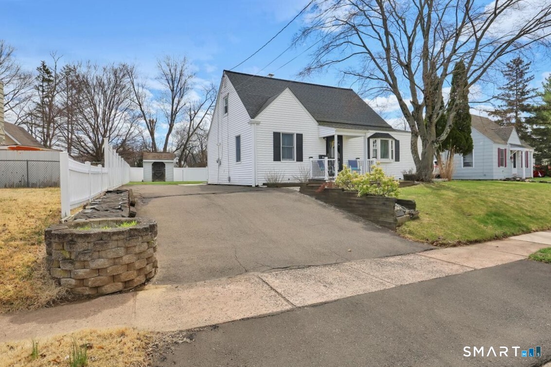 20 Nassau Circle