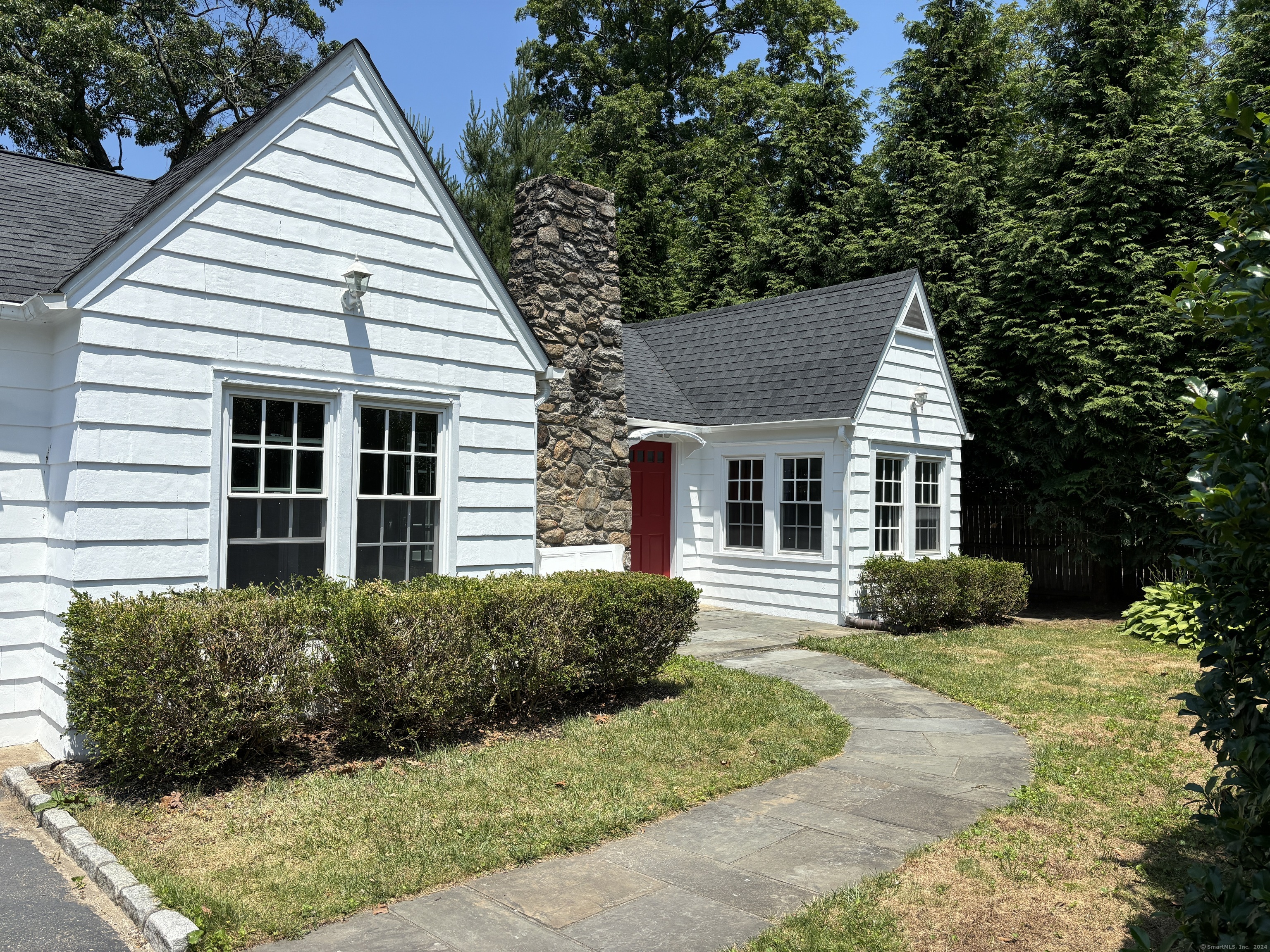 Rental Property at Grove Point, Westport, Connecticut - Bedrooms: 3 
Bathrooms: 2 
Rooms: 6  - $5,800 MO.
