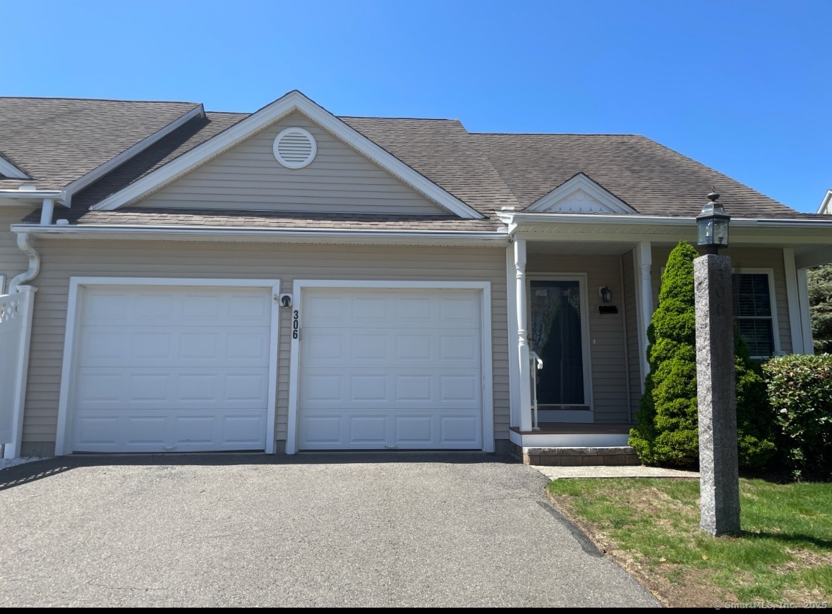 Property for Sale at Meadow Brook Road 123, Oxford, Connecticut - Bedrooms: 2 
Bathrooms: 2 
Rooms: 5  - $484,900