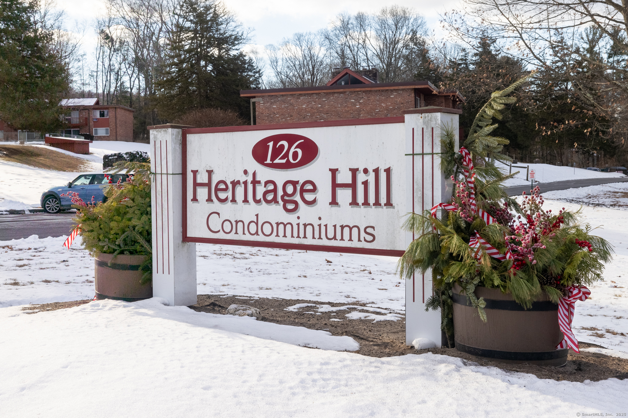 Sherman Hill Road Apt A6, Woodbury, Connecticut - 2 Bedrooms  
1 Bathrooms  
5 Rooms - 