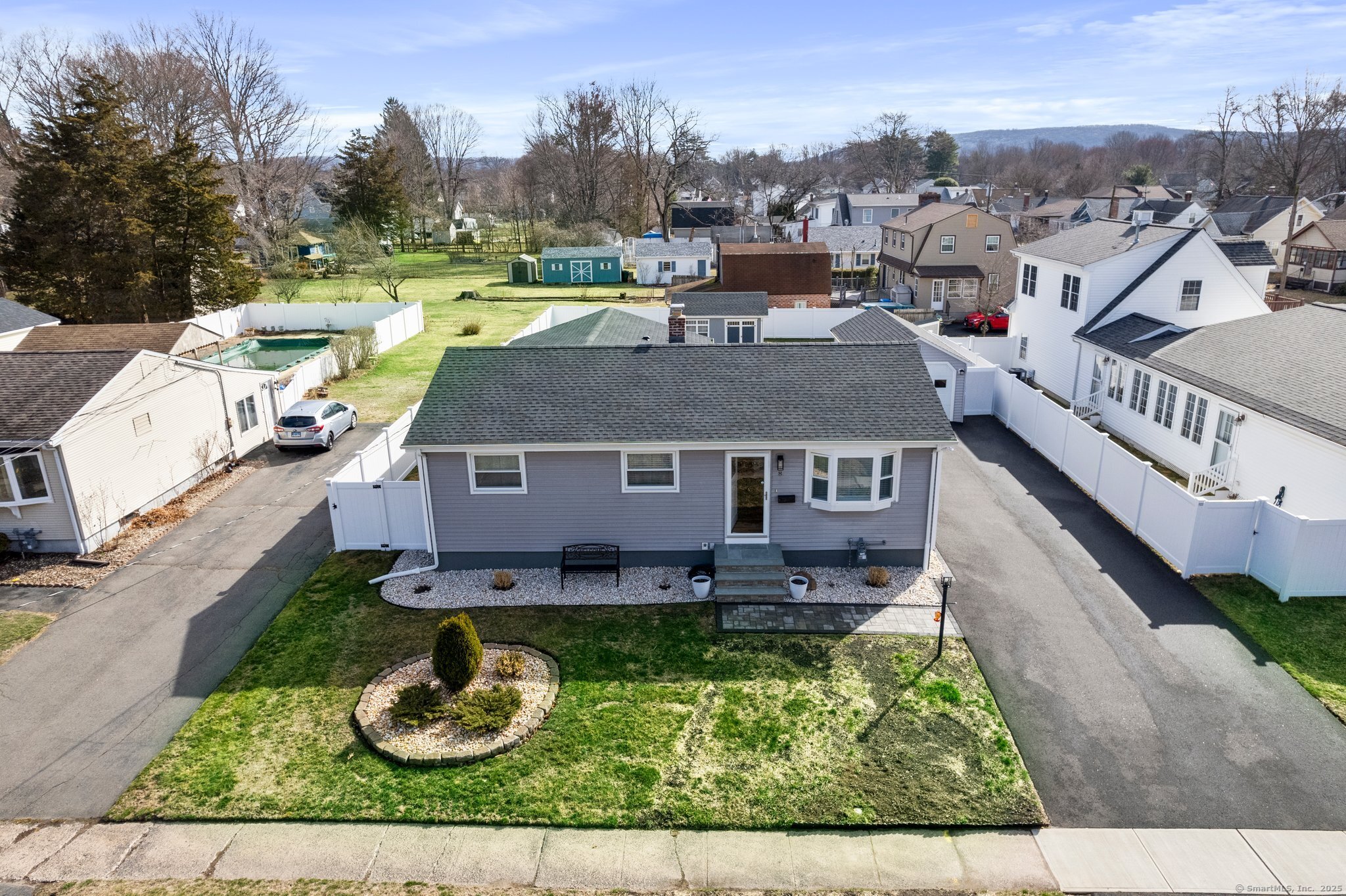 8 Hemingway Street, Plainville, Connecticut image 2