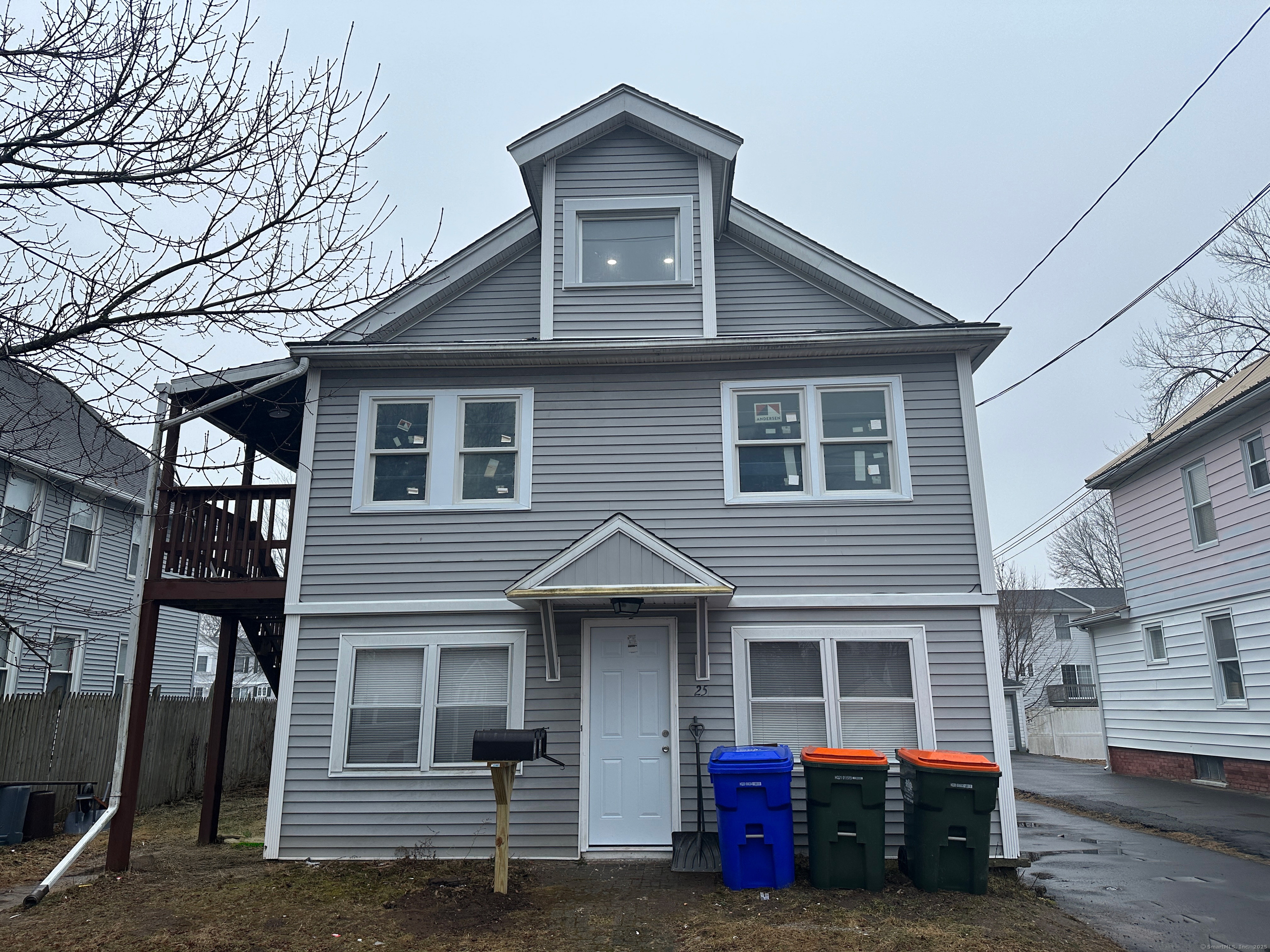 Geneva Avenue 3rd, Wallingford, Connecticut - 1 Bedrooms  
1 Bathrooms  
3 Rooms - 