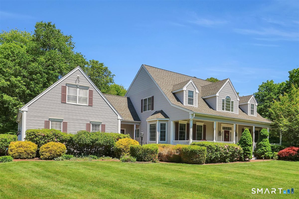 10 Isabell Drive