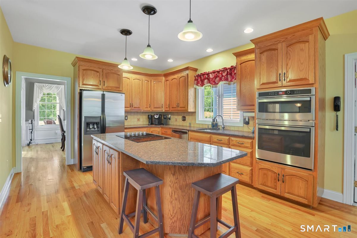 10 Isabell Drive