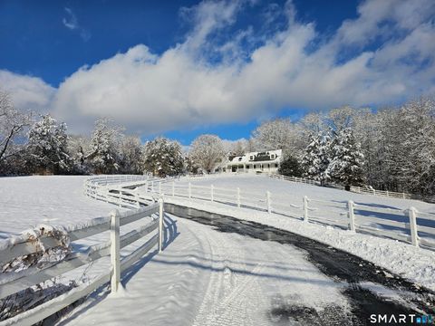 819 Main Street North Woodbury CT 06798