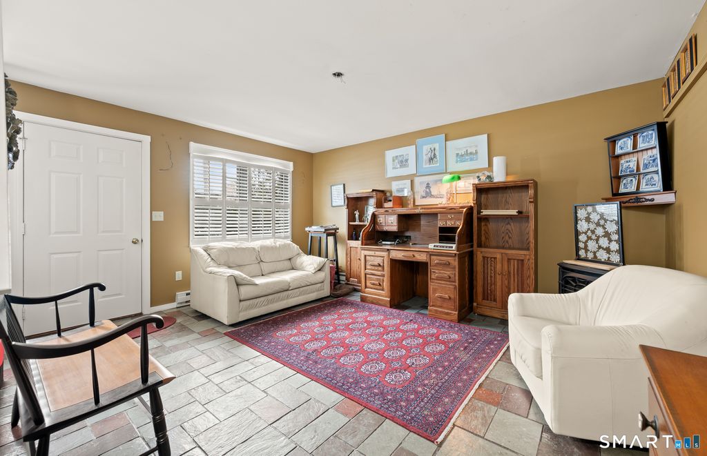 Photo of 16 Crosswinds Lane, Waterbury, CT 06705 (MLS # 24159756)