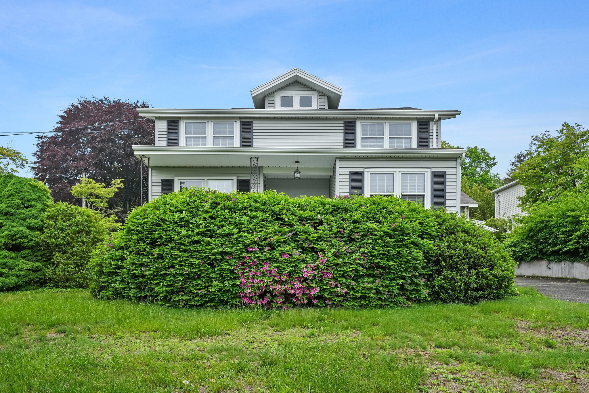 Bronson Road, Fairfield, Connecticut - 3 Bedrooms  
2 Bathrooms  
7 Rooms - 