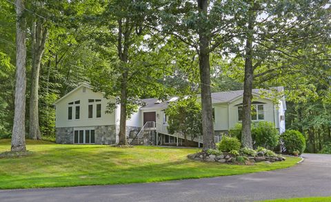 89 Cranbury Drive Trumbull CT 06611