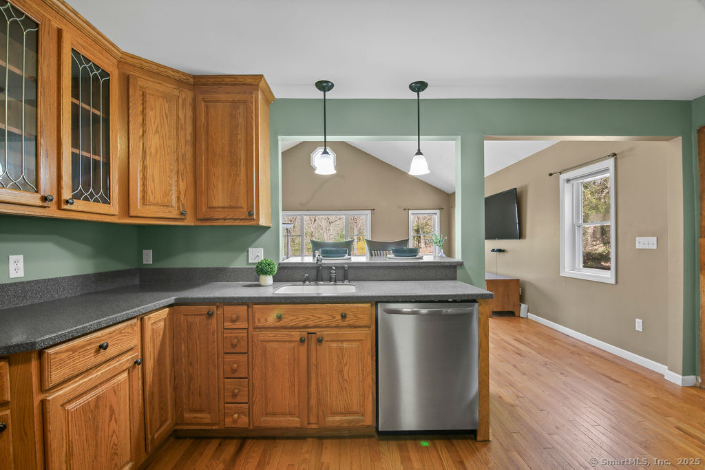 877 Chestnut Hill Road, Glastonbury, Connecticut image 8