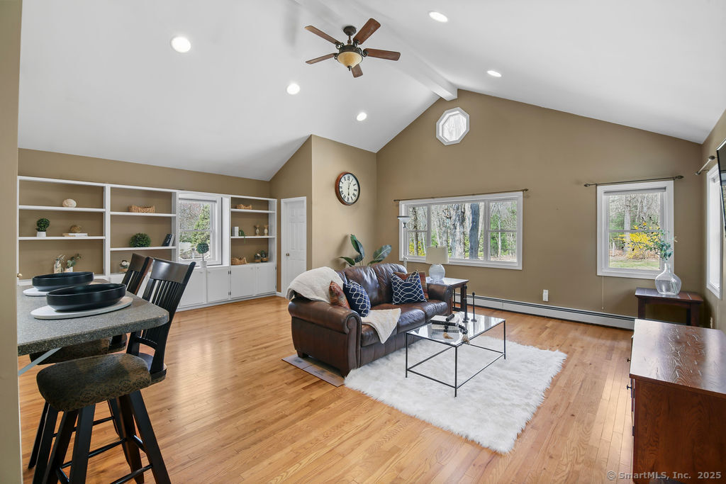 877 Chestnut Hill Road, Glastonbury, Connecticut image 2