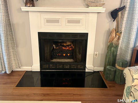 Tiny photo for 1 Forest Glen Circle #6, Middletown, CT 06457 (MLS # 24215771)