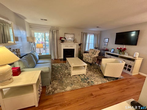 Photo of 1 Forest Glen Circle #6, Middletown, CT 06457 (MLS # 24215771)