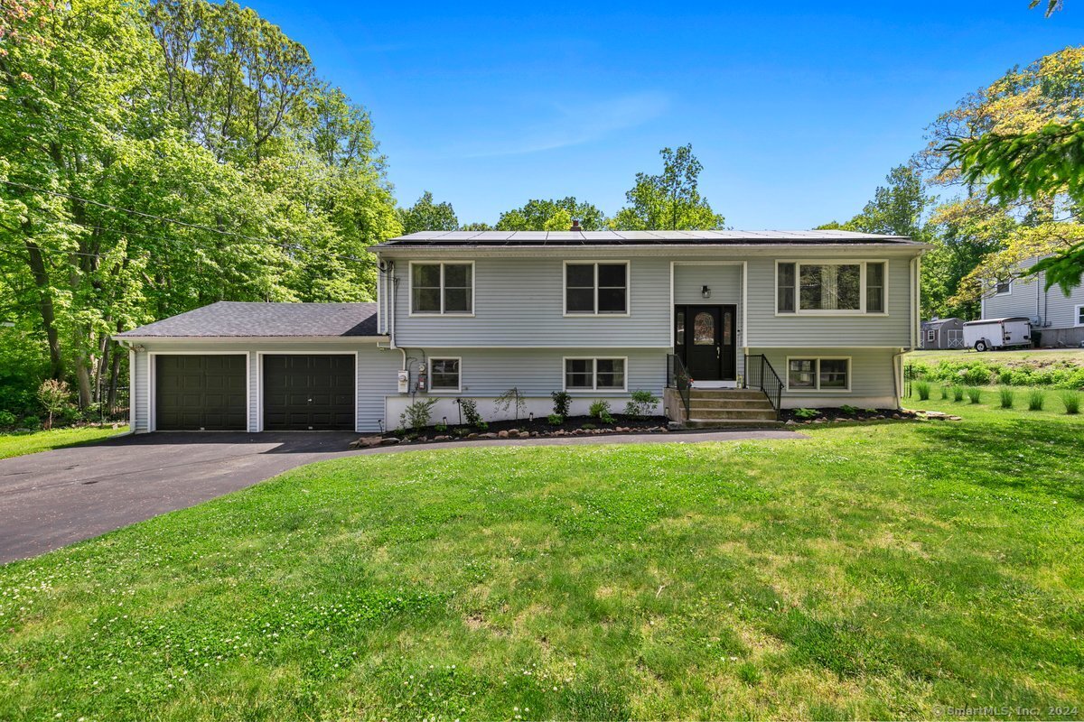 Property for Sale at 18 Pevetty Drive, East Haven, Connecticut - Bedrooms: 4 
Bathrooms: 2 
Rooms: 9  - $465,000