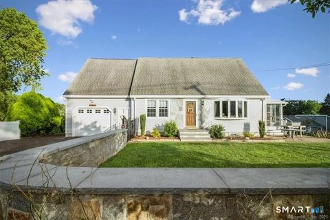 Photo of 35 Knapps Highway, Fairfield, CT 06825 (MLS # 24144333)