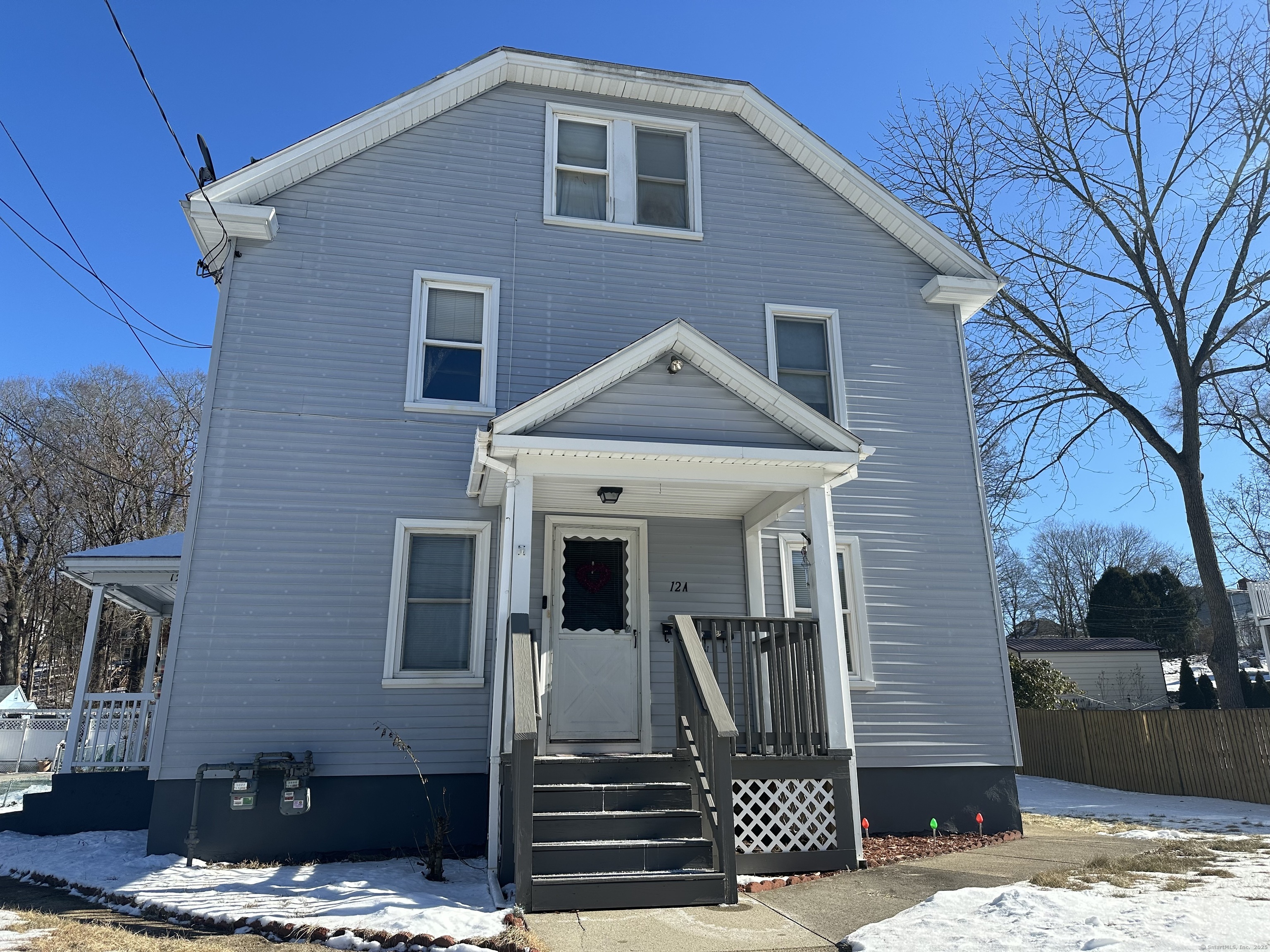 School Street, Killingly, Connecticut - 5 Bedrooms  
2 Bathrooms  
11 Rooms - 