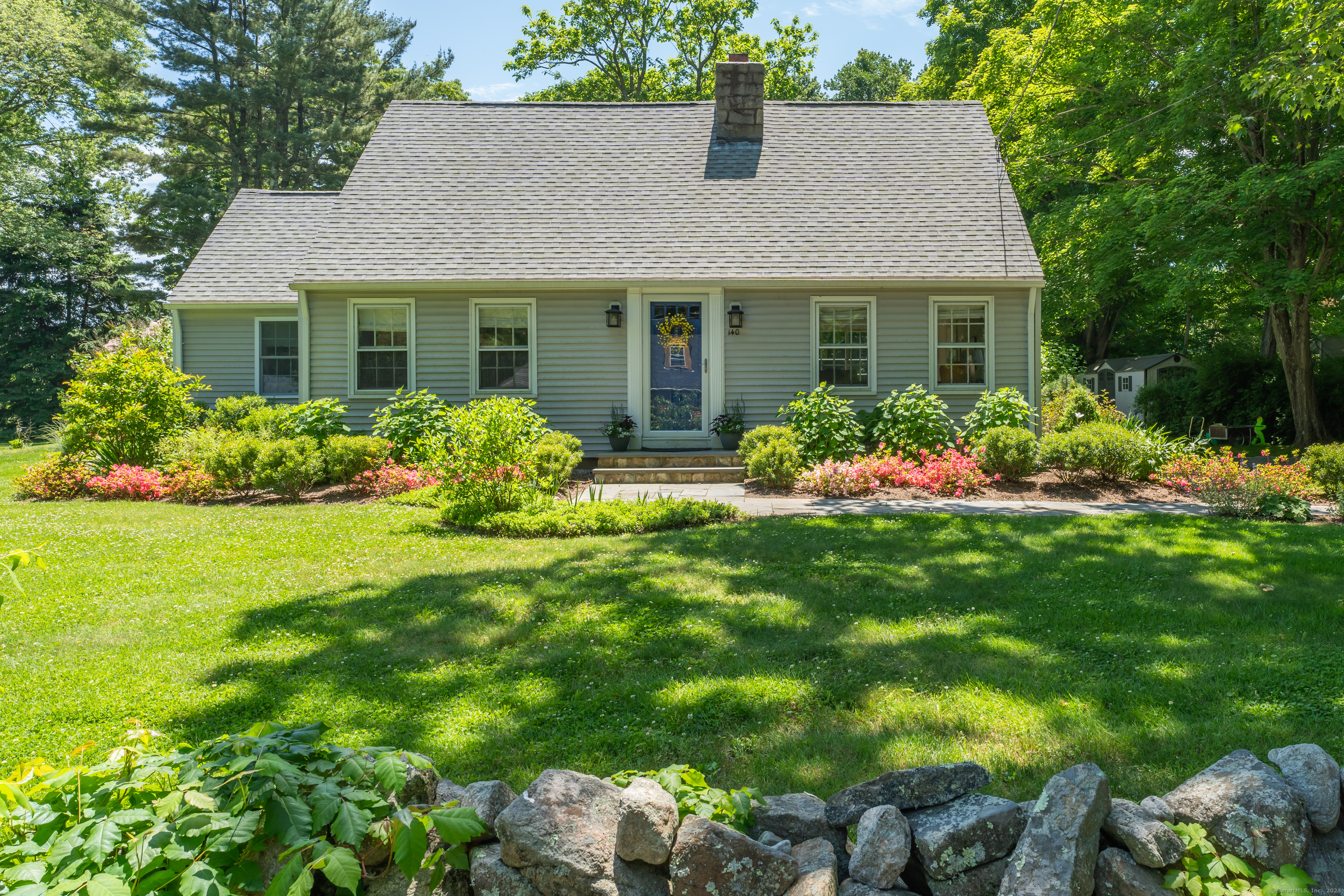 Dunk Rock Road, Guilford, Connecticut - 3 Bedrooms  
2 Bathrooms  
6 Rooms - 