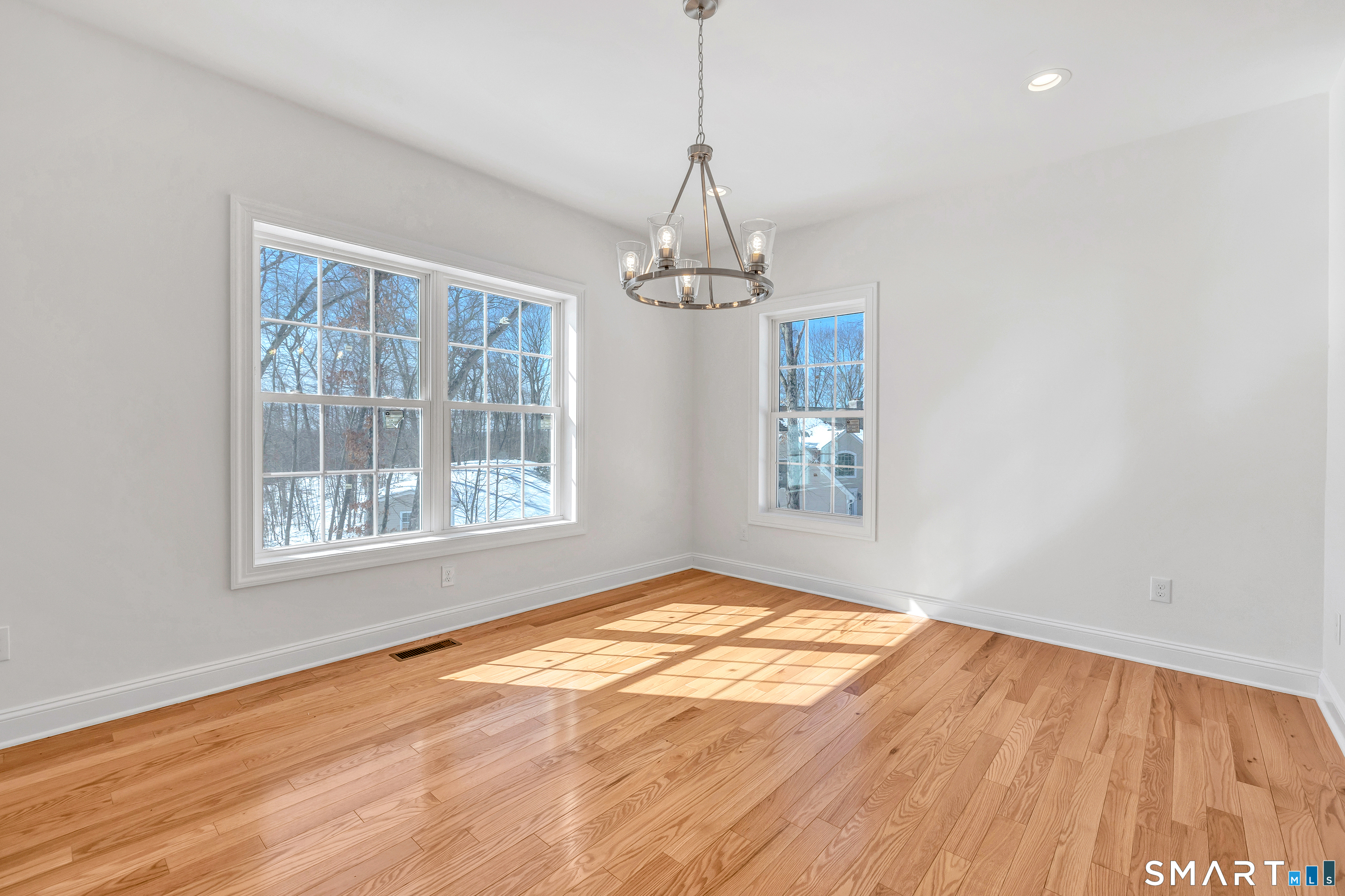 28 Hunting Ridge Road