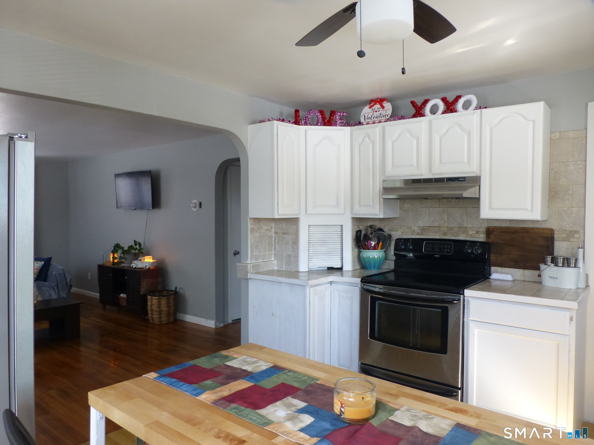 593 Mohegan Avenue Parkway