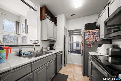 Tiny photo for 211 Carriage Crossing Lane #211, Middletown, CT 06457 (MLS # 24146912)