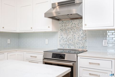 Tiny photo for 185 Main Street #305, East Lyme, CT 06357 (MLS # 24152326)