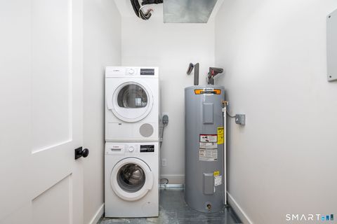 Tiny photo for 185 Main Street #305, East Lyme, CT 06357 (MLS # 24152326)