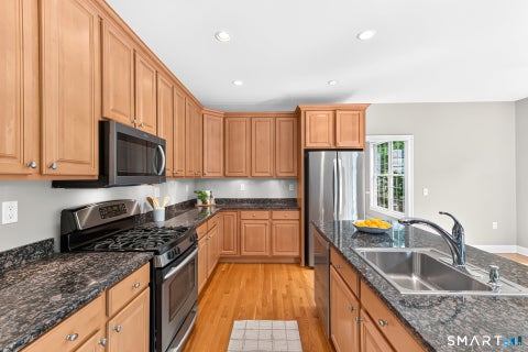 Tiny photo for 3 Cavendish Place #3, Avon, CT 06001 (MLS # 24207040)