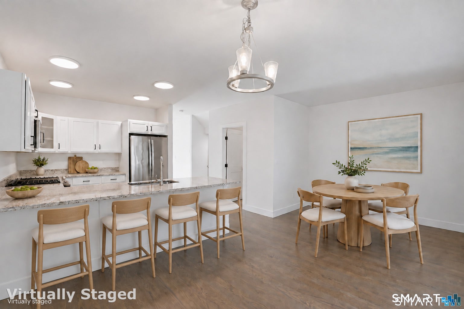 301 Harbour Close 102