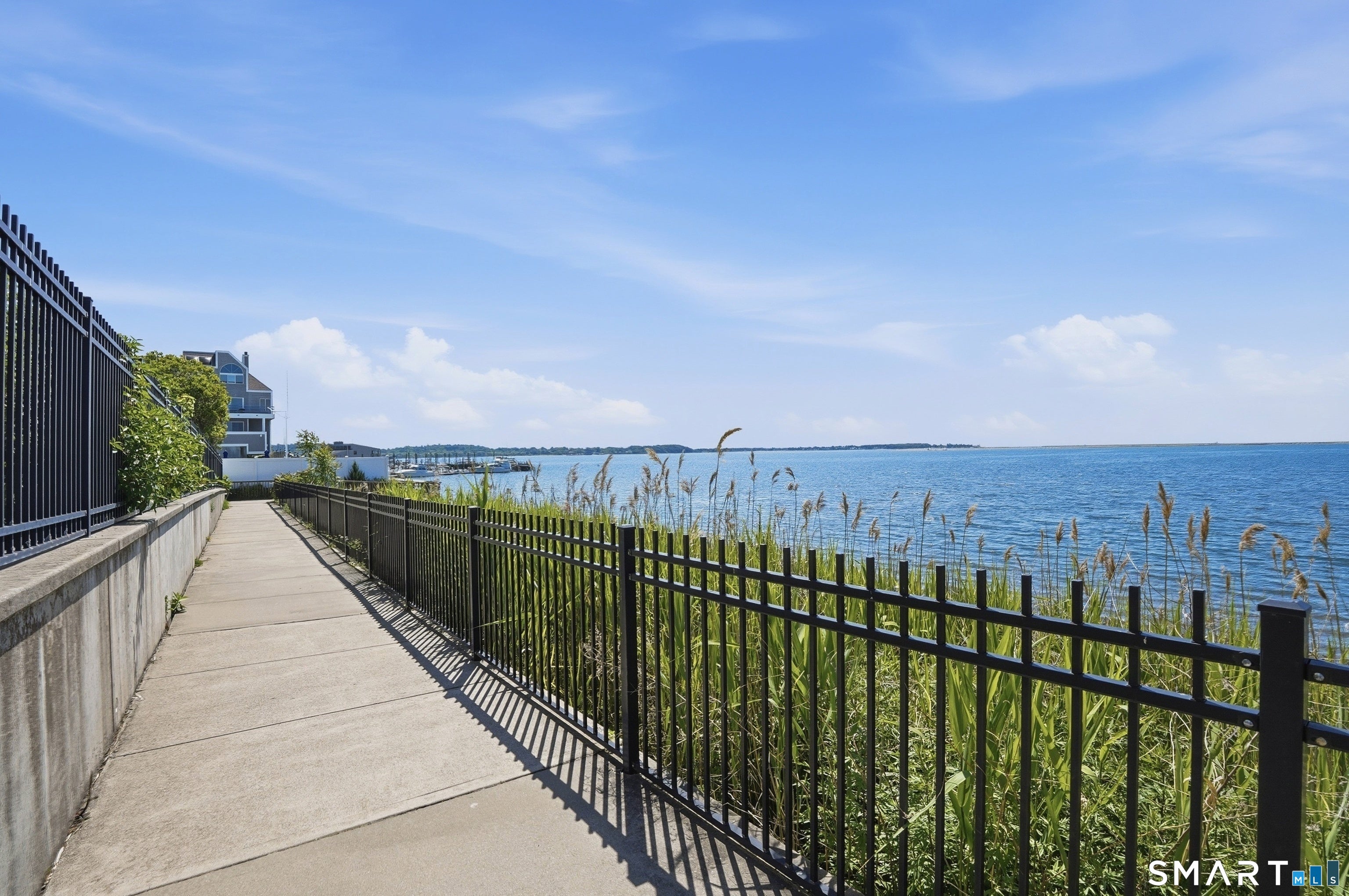 301 Harbour Close 102