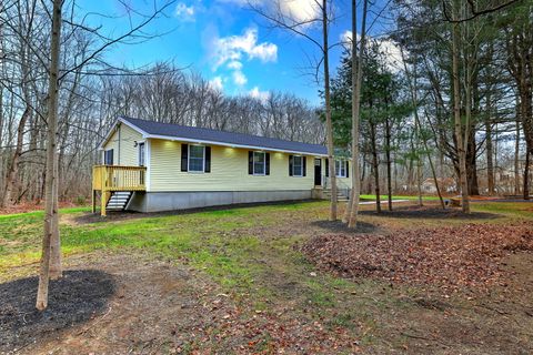 A home in Killingworth