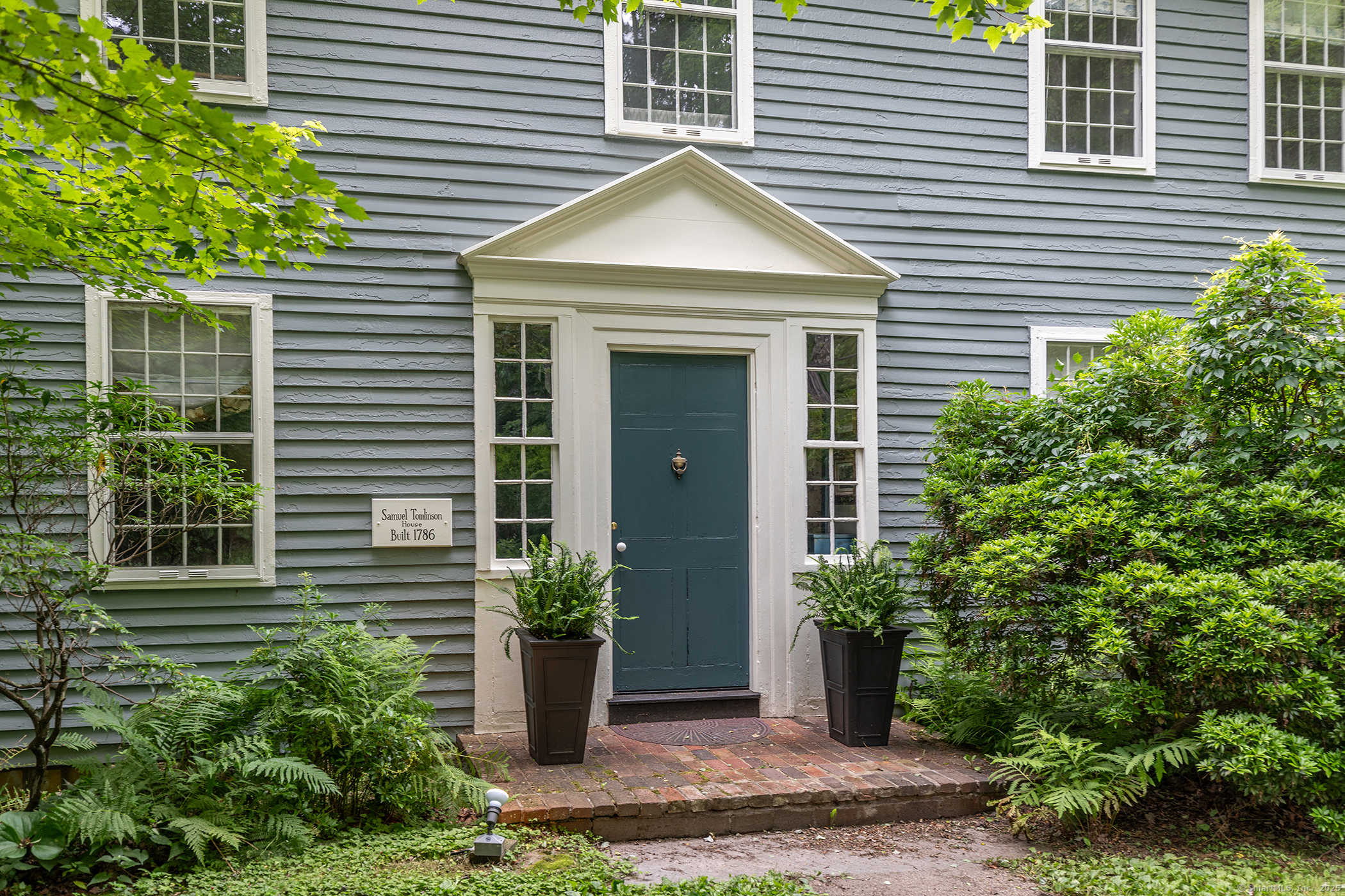 393 Middle Road Turnpike