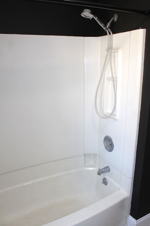 Tiny photo for 360 Fountain Street #APT 5, New Haven, CT 06515 (MLS # 24142359)