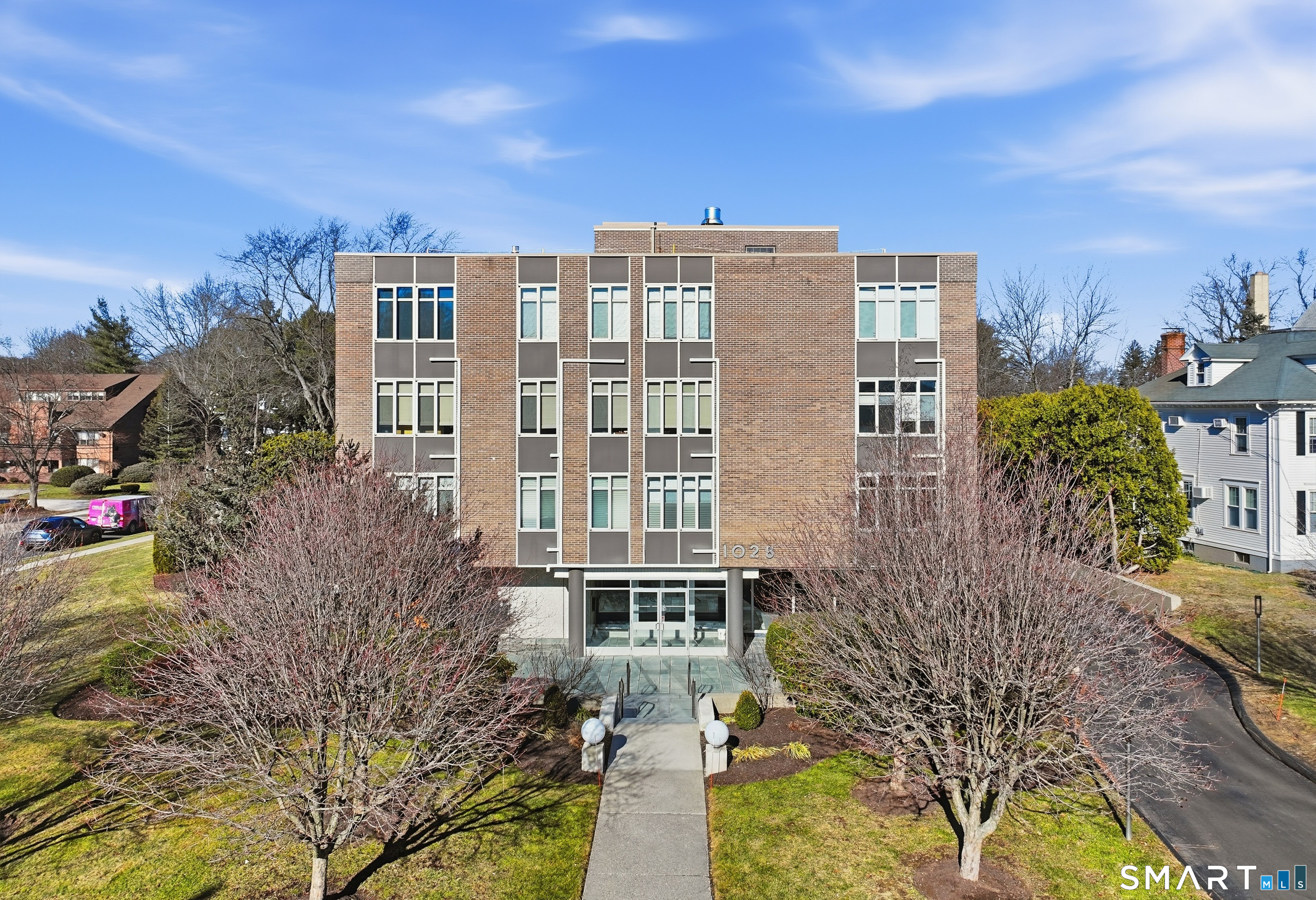 1028 Farmington Avenue APT 3G