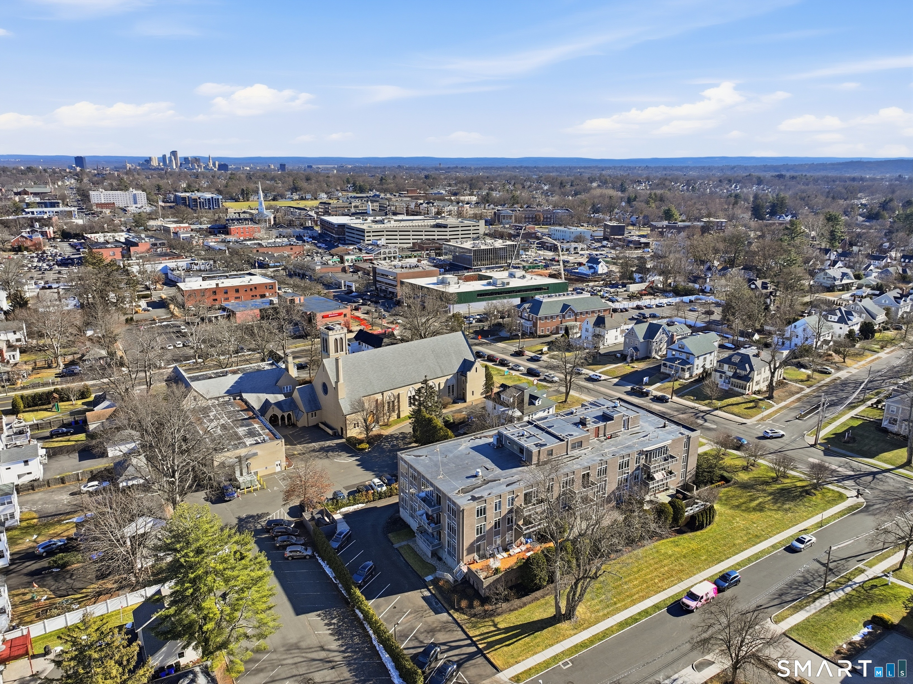 1028 Farmington Avenue APT 3G