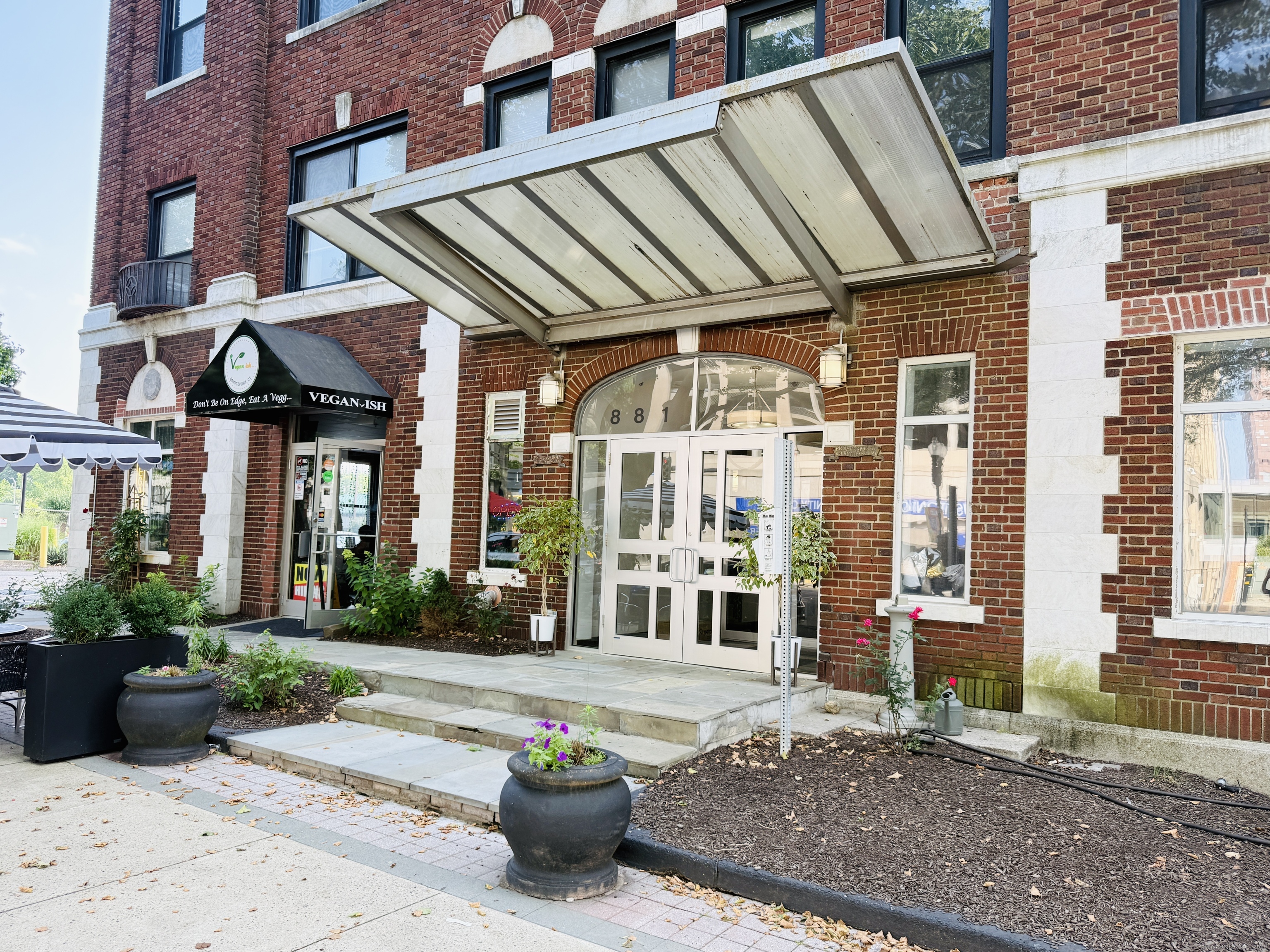 881 Lafayette Boulevard 2H