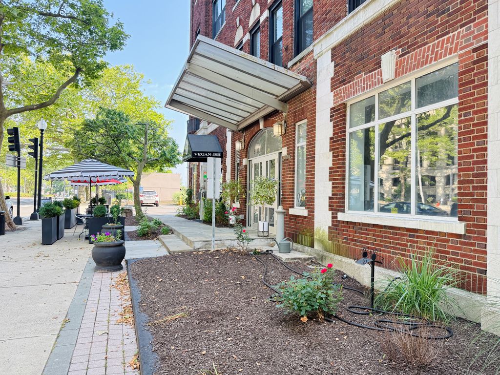 Photo of 881 Lafayette Boulevard #2H, Bridgeport, CT 06604 (MLS # 24159251)