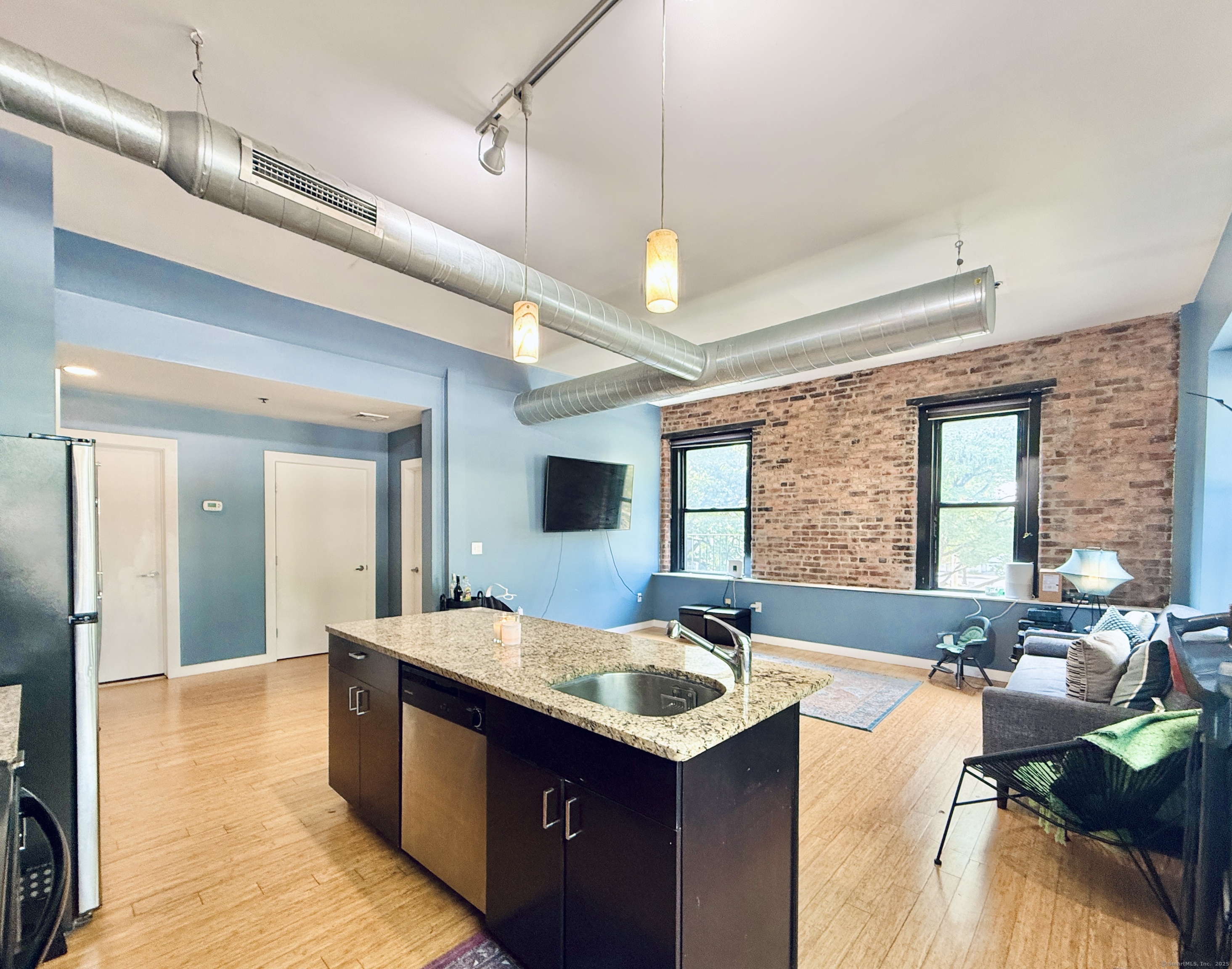 881 Lafayette Boulevard 2H