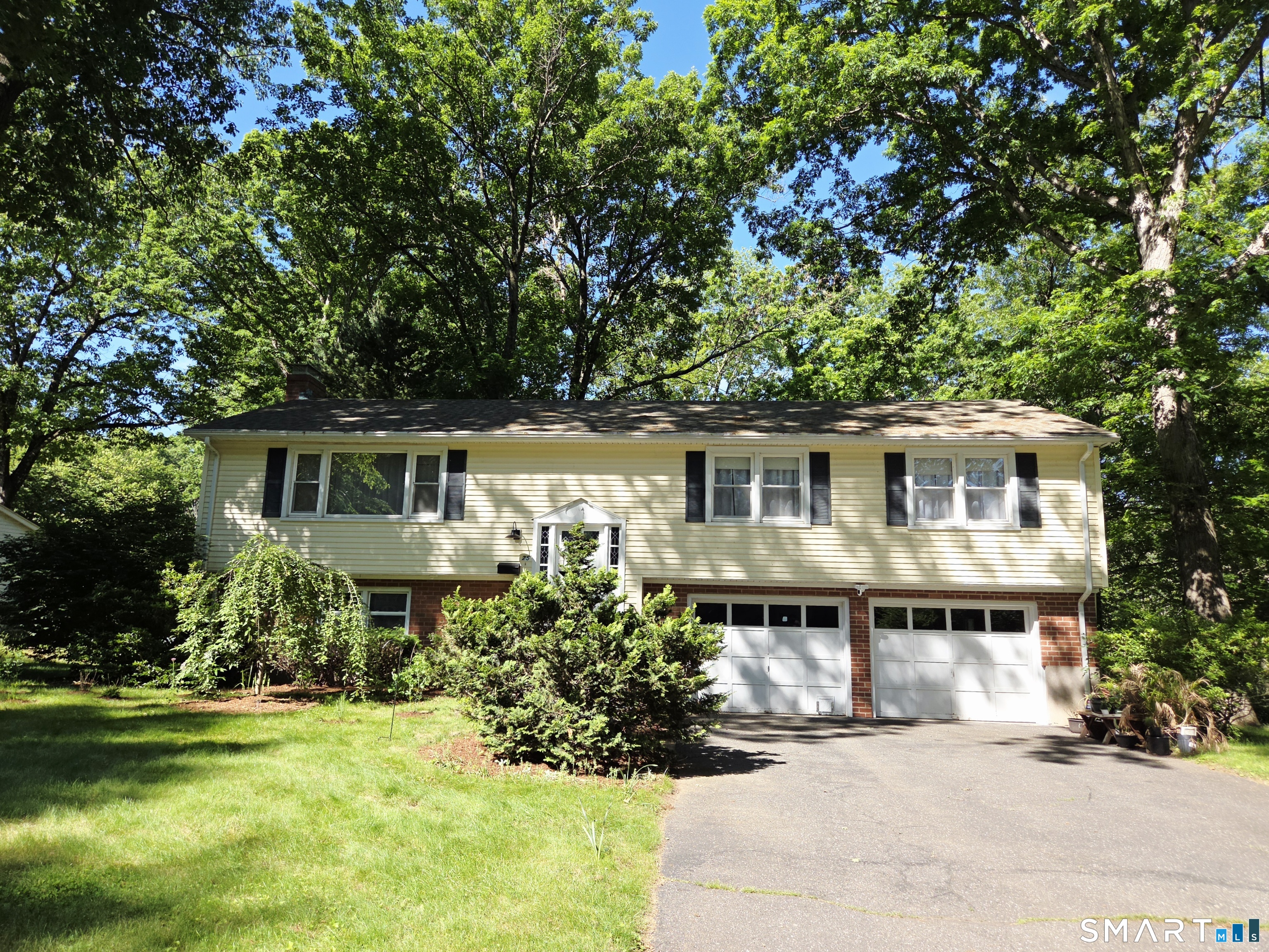 25 Sylvia Lane