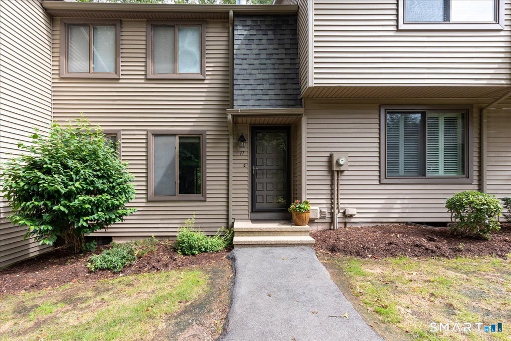 Photo of 17 Conestoga Way #17, Glastonbury, CT 06033 (MLS # 24204607)