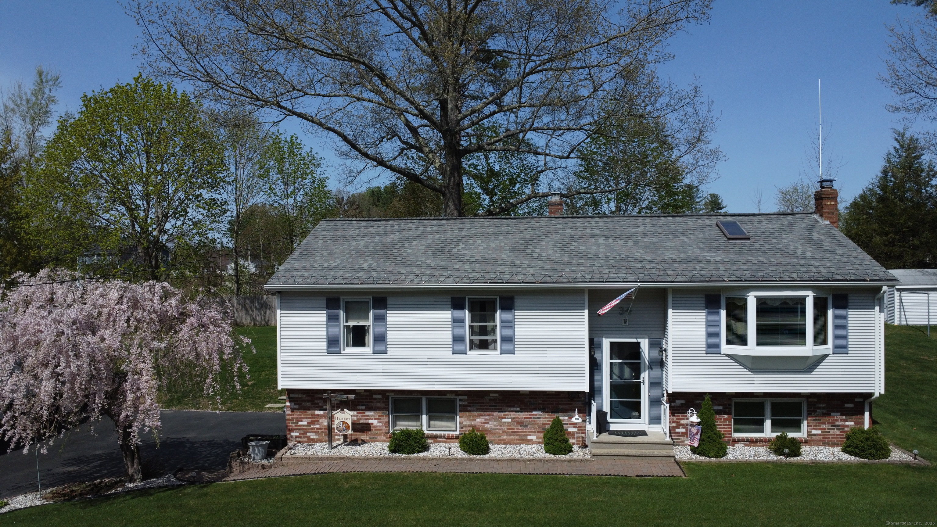 34 Bonnette Avenue, Thompson, Connecticut image 2