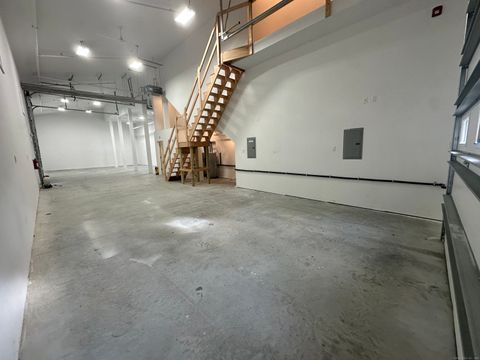 Tiny photo for 176 Boston Post Road #5, Westbrook, CT 06498 (MLS # 24145367)