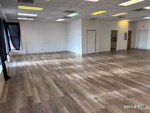 Tiny photo for 200 Boston Post Road #3, Orange, CT 06477 (MLS # 24152858)