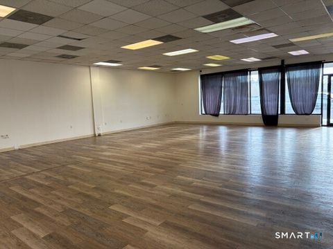 Tiny photo for 200 Boston Post Road #3, Orange, CT 06477 (MLS # 24152858)