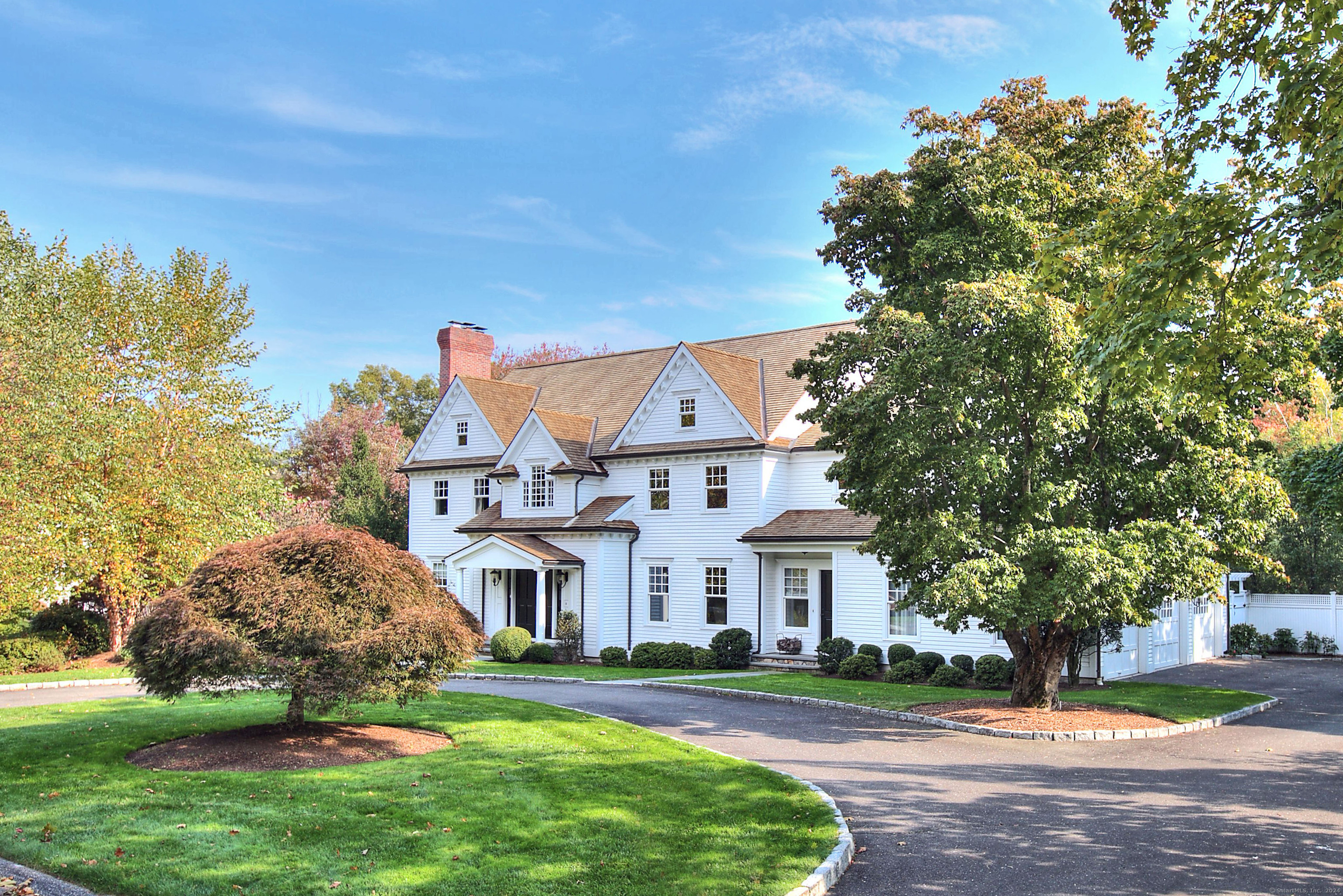 5 Windy Hill Road, Westport, Connecticut - 6 Bedrooms  
6.5 Bathrooms  
13 Rooms - 