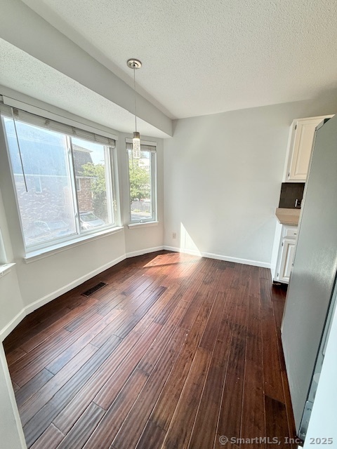 Stamford, Connecticut 06902, United States, 2 Bedrooms Bedrooms, ,3 BathroomsBathrooms,Residential,Active,223679