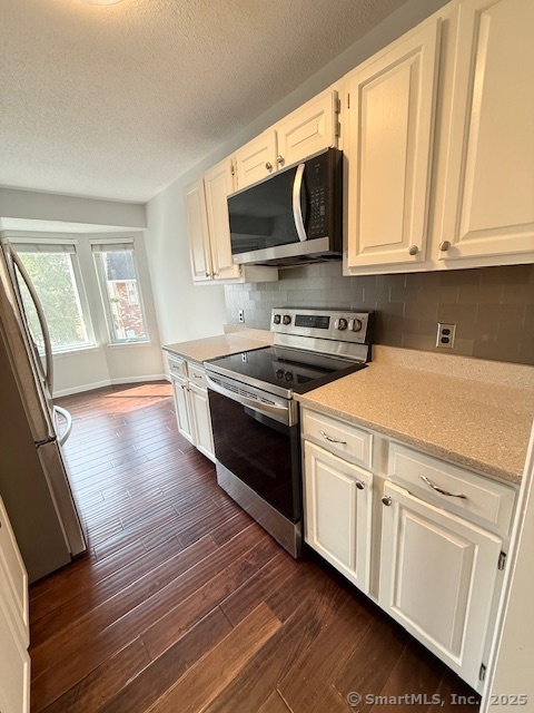 Stamford, Connecticut 06902, United States, 2 Bedrooms Bedrooms, ,3 BathroomsBathrooms,Residential,Active,223679