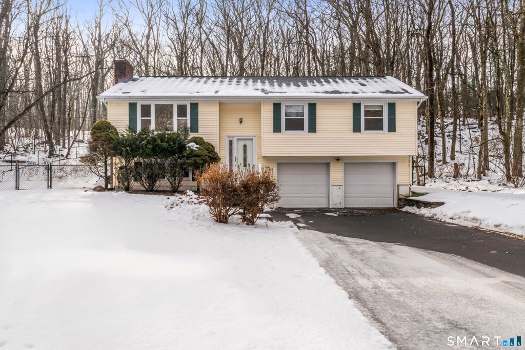 Photo of 26 Appleblossom Lane, Newtown, CT 06470 (MLS # 24146517)