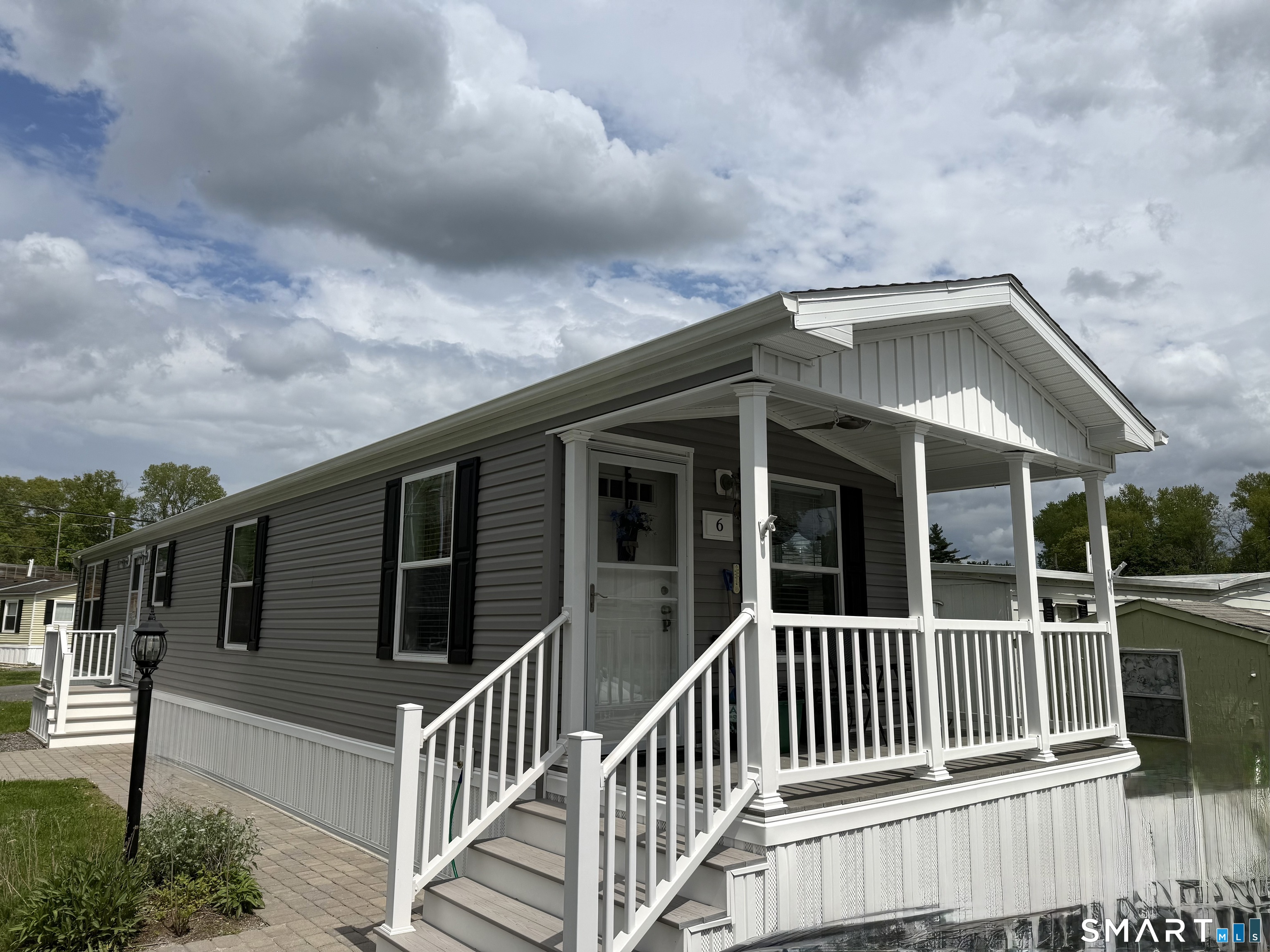 Maple Lane 6