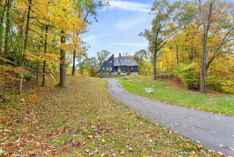 Photo of 22 Ledgewood Road, Redding, CT 06896 (MLS # 24133830)