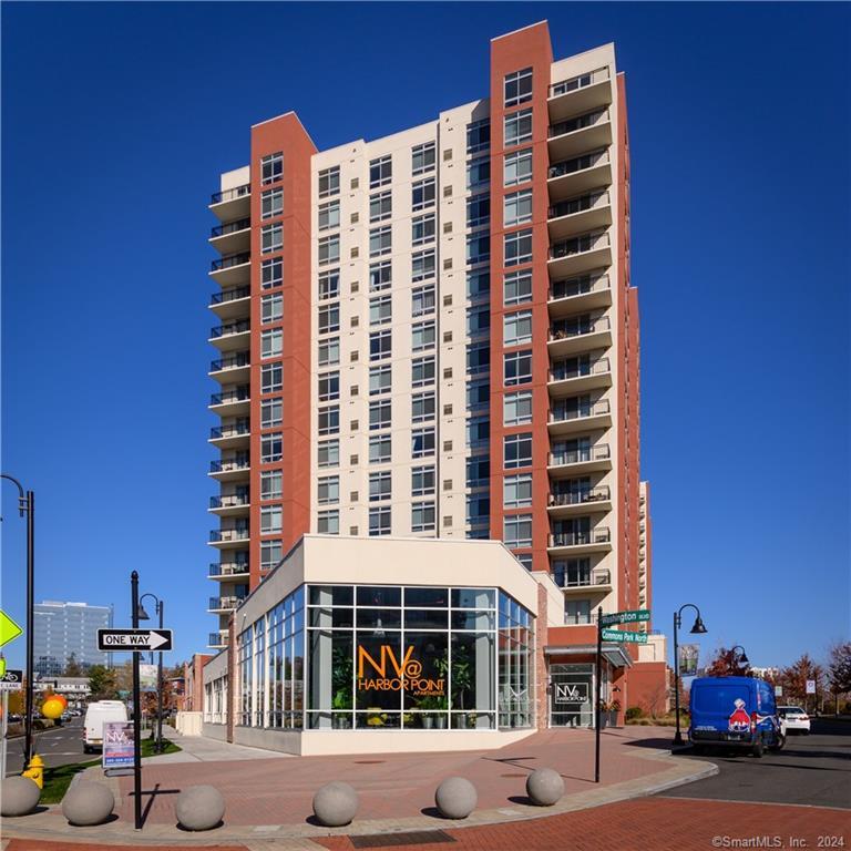 Rental Property at 100 Commons Park 1557, Stamford, Connecticut - Bedrooms: 1 
Bathrooms: 1 
Rooms: 3  - $3,015 MO.
