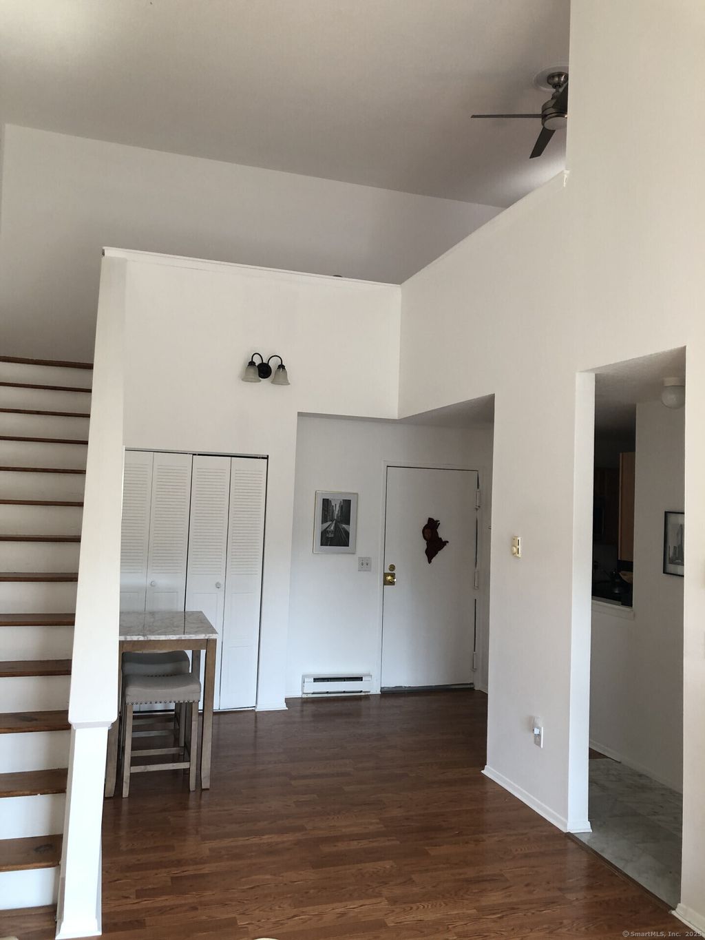 listing image 0